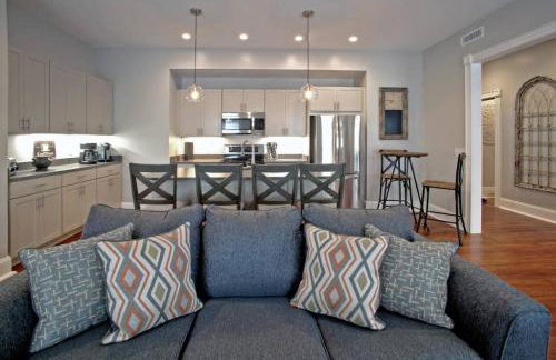 Newly Renovated 4 bed 3 bath and 2 Parking Spots - Foto 48