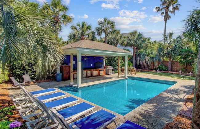 Private Pool, Putting Green & Steps to Isle of Palms Beach Paradise on Palm - Foto 1