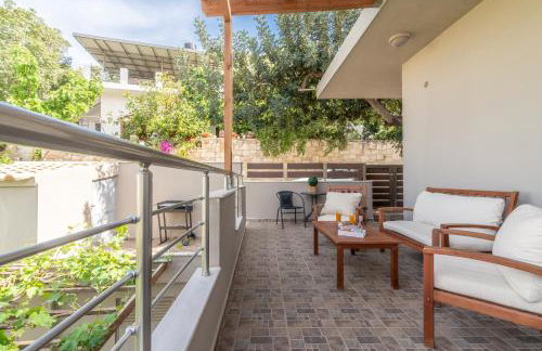 Ceronia Renovated House near the Beach - Foto 33