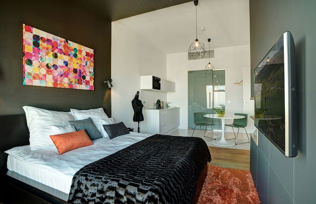 Sky Tower Apartments - Photo 18