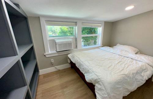 Tiny Private Room #5 in Shared 5BR House with Other Guests - Foto 1