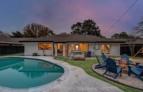 Spring Branch Paradise 4-BD Backyard Pool Oasis - Foto 39