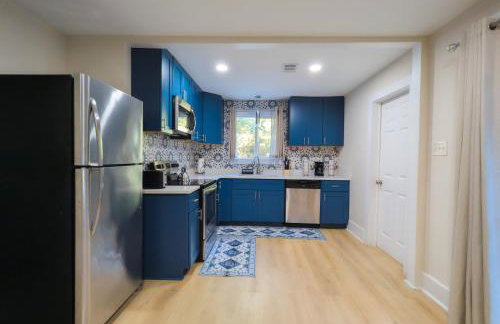 The Crestwood - 3BR Home with Parking - Near Atlanta and Stone Mountain - Photo 6