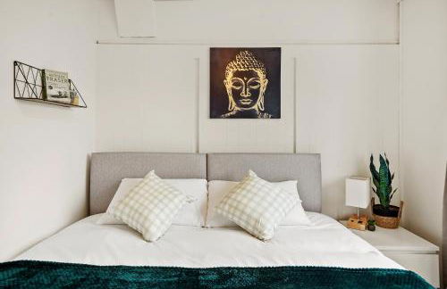 Private 2Bed-Parking & Garden-By FabAccommodation - Foto 12