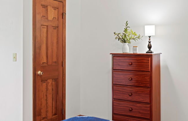 Marina Village by Avantstay Walk to Lake Marina Balcony Patio - Photo 23