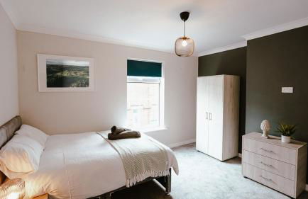 Charming 3 Bedroom Townhouse - Centrally Located - Foto 10