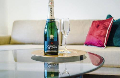 Comfy 3-BR Wirral Home | Free Parking & Wi-Fi - Foto 62