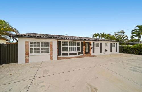 Miami Oasis- Pool & Game Fun - Foto 7