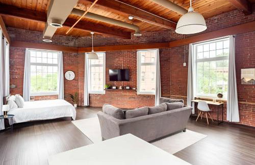 Jennifer's Historic Riverfront Loft City Views - Foto 15