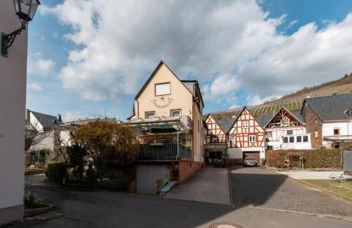 BG Living & Hosting - Mosel-Fachwerkhaus nahe Calmont Klettersteig - 2 Schlafzimmer, Parkplatz, WLAN & Netflix, 5 Personen - Foto 51
