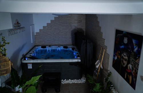 Perle d'eau-Love Room-Jacuzzi-Sauna-Proche Montbéliard et Belfort - Foto 52