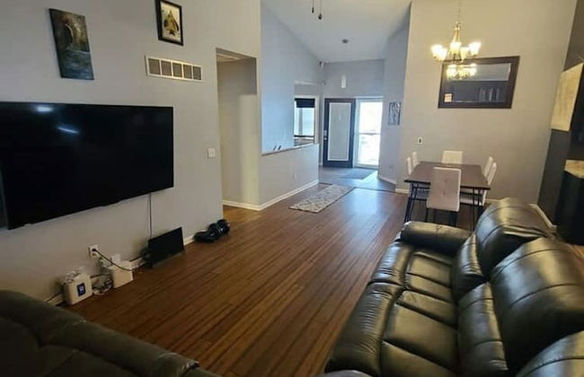 Remodeled and Inviting Free EV Charging Station Level 2 - Photo 47