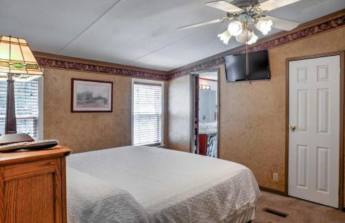 Ooltewah Cabin with Grill, Pool Table and Porch! - Foto 15