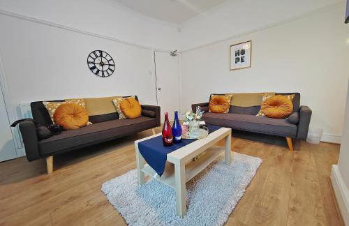 Central Manchester Modern 4 Bed House - free parking - Foto 25