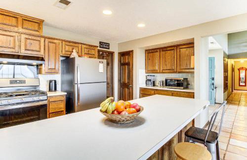 Hiking Nearby! Mountain-View Home Outside ABQ - Foto 8