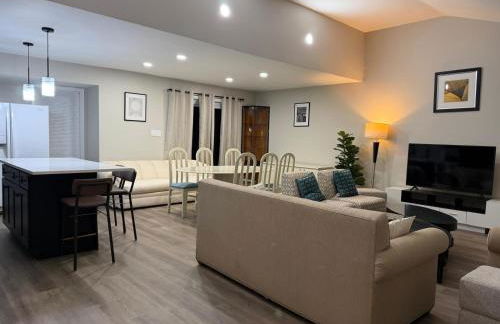 Spacious 5 bedroom single family home sleeps 12 with driveway near DC - Foto 16