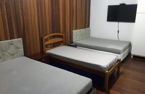 Piscina aquecida, 3 dorms ar condicionado, Cervejeira e Bilhar, a 500 metros do Mar - Foto 37