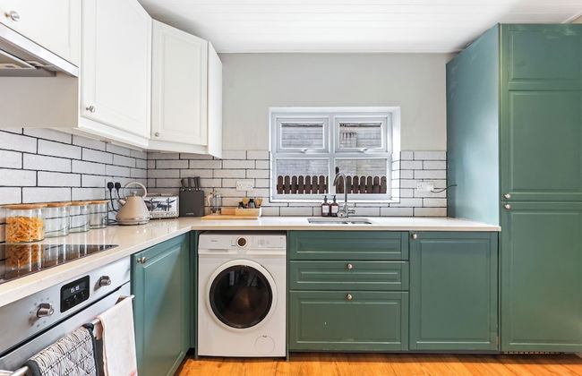 St Georges Apartment- North East Escapes - Photo 15