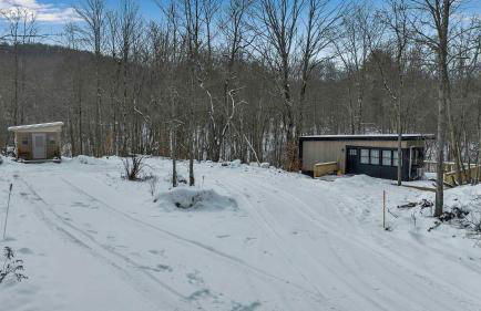 Modern Tiny Home Wraparound Deck - Foto 45