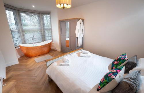 Luxury Pet-Friendly 2 Bed Retreat in Central Bowness with Copper Roll-Top Bath & Sun Terrace - Foto 3