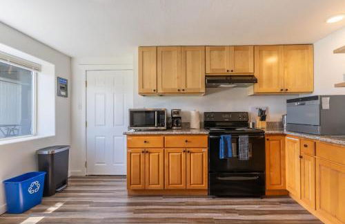 Entire Apt in South Seattle Workspace and Yard - Foto 9