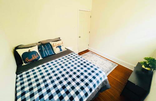 3BR 1BA Near Train Station Monthly Deal - Foto 9