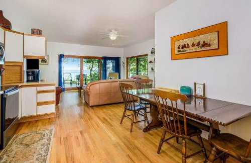 Jacobia Lakefront Retreat - Photo 7
