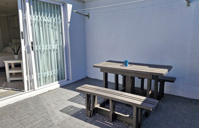 Ivy Place Studio Apartment - Photo 3