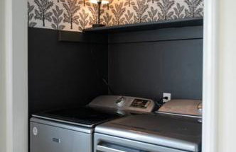 Near Historic Downtown Apex, Sleeps 8, King Bed - Foto 12