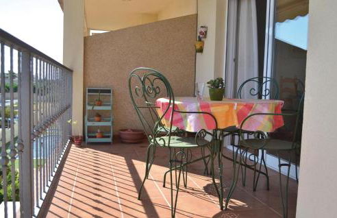 2 Bedroom Awesome Apartment In Vinaros - Foto 3