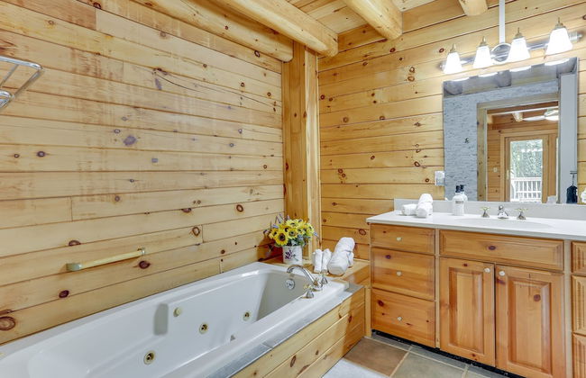 Pocono Dog-Friendly Home on River - Foto 9