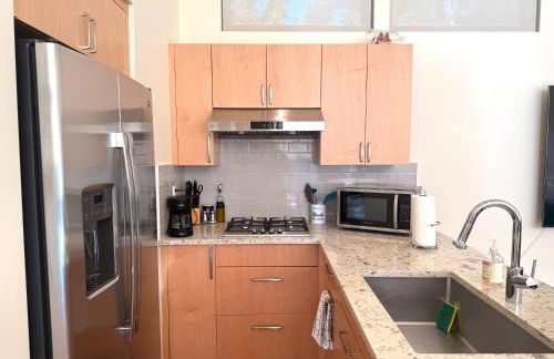 Luxury Family Retreat on Mercer Island Pet-Friendly, Pool Table, Patio & Near Seattle - Book Now & Save! - Foto 8