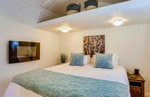 Scenic Riverfront Escape with Sauna in Junction City - Foto 34