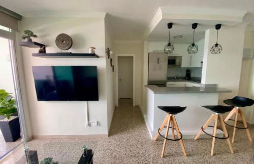 Hermoso Edificio Frente al Mar, a pie de Playa y hermosas vistas - Photo 12