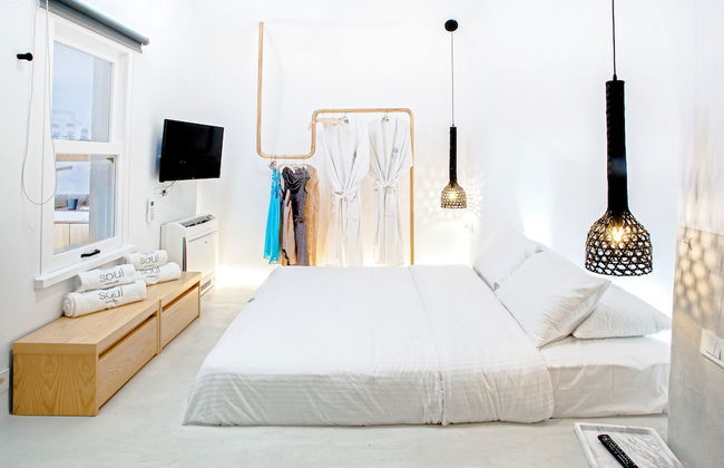 Santorini Soul Villas - Photo 8