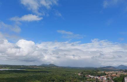 Apartamento aconchegante, linda vista e com garagem - Foto 9