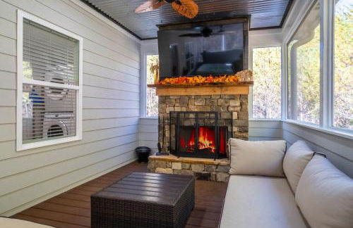 Par-Tee Haus I- Game Room & Hot Tub-Walk to Helen - Foto 44