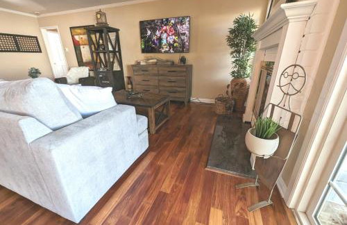 4 BR Encino Home w/ Amazing Yard, Near Everything - Foto 21