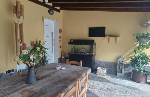 Charme rustico con ampio giardino e piscina con due camere - Foto 22