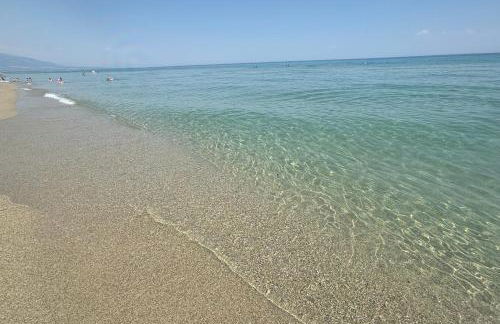 Sapphire Apartment , Beachfront Family Apartment for 4 with Private Garden, 1-Minute Walk to the Beach - Foto 26