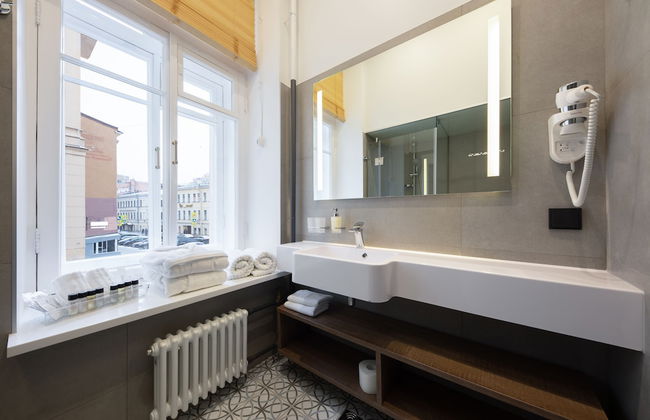 Underwood Art Room - Photo 53