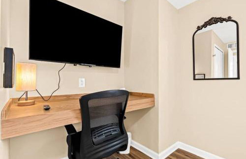 New! Charming Upper Unit in the Heart of Roseville - Foto 21