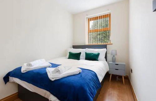 Albert Stays - 5 bed Sleeps 11 - Free Parking - Photo 20
