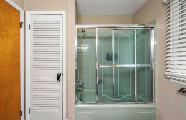 Double Diamond Lodge by Avantstay Group Escape w/ Firepit, Patio, Activities - Foto 34