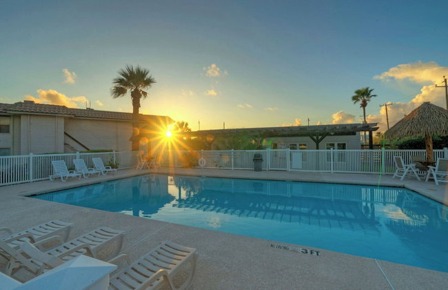 Beach Boardwalk Access Pool + Remodeled Interior Tropical Haven by Avantstay - Photo 128