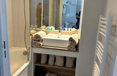 Vue mer et sur la baie de Cannes piscine 450m2 randonnée VTT au pied de l Esterel - Foto 17