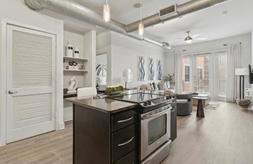 Modern Stylish Suite Design District Dallas - Foto 25