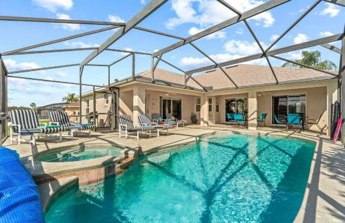 EXQUISITE VILLA - 2 Master Suites, Pool South and Spa, Gas BBQ, Game Room, WIFI - Foto 9