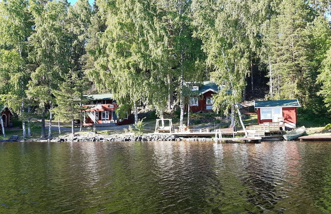 Cozy 4BR Lakeside Cottage with Sauna - Foto 10