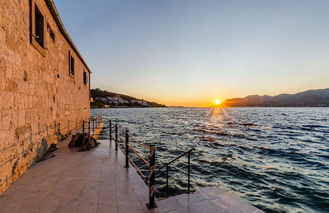 Beachfront Villa Gabriela with Pool - Foto 74